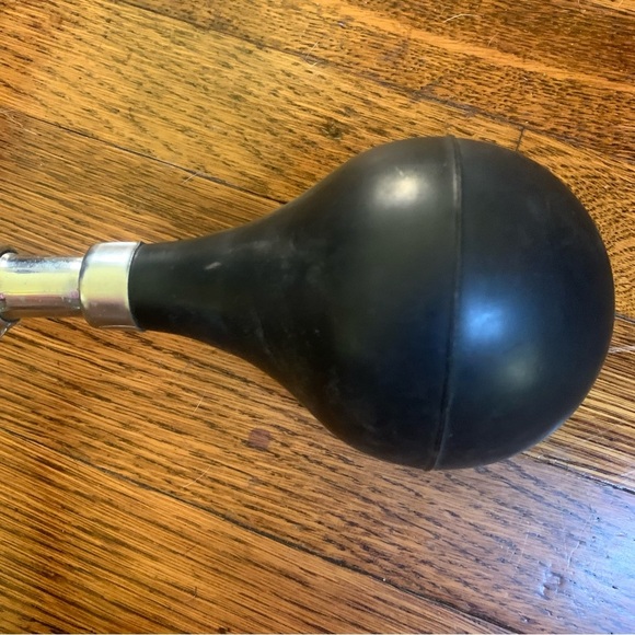 Old Yoder Super Goose Bulb Horn 1949 Chrysler Town and Country Car Auto Squeeze - Picture 4 of 10